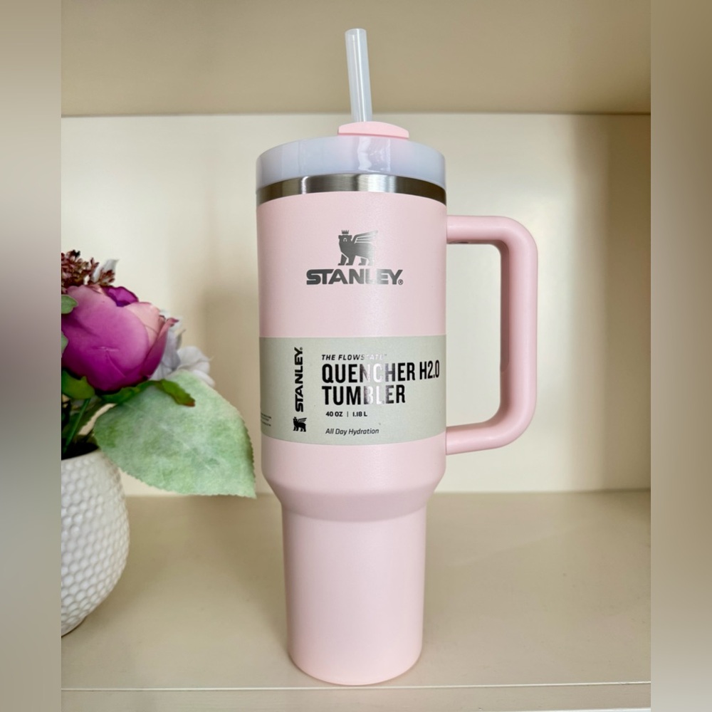 🎉LAST PIECE🎉Stanley 40 oz. Quencher H2.0‎ FlowState Tumbler Bloom - Picture 1 of 7